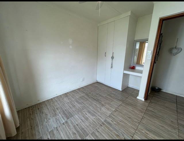 2 BEDROOM TOWNHOUSE FOR SALE IN PARADISE BEACH